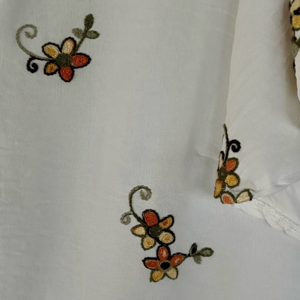 Ana & Rose Women's Embroidered Top Size XL Short Sleeve White Floral Blouse - Picture 3 of 7